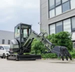 TYPHON TERROR XXV Diesel Mini Excavator 2.7 Ton, 25.1 hp Kubota D1105 RetractableTracks, AC Cabin - Image 14