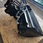 2.5 Ton Excavator Attachment Hydraulic Tilt Bucket 800mm Tilting Bucket 31 inch - Image 2